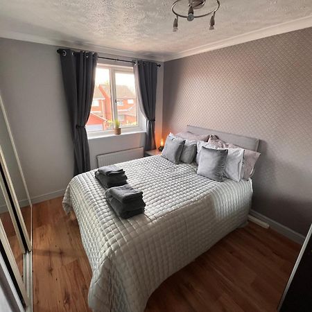 Contractors Or Family House - M1 Nottingham - Ikea Retail Park - Catkin Drive - 2 Bed Home With Driveway, Private Garden, Sleeps 4 - Tv'S In All Rooms Giltbrook Buitenkant foto