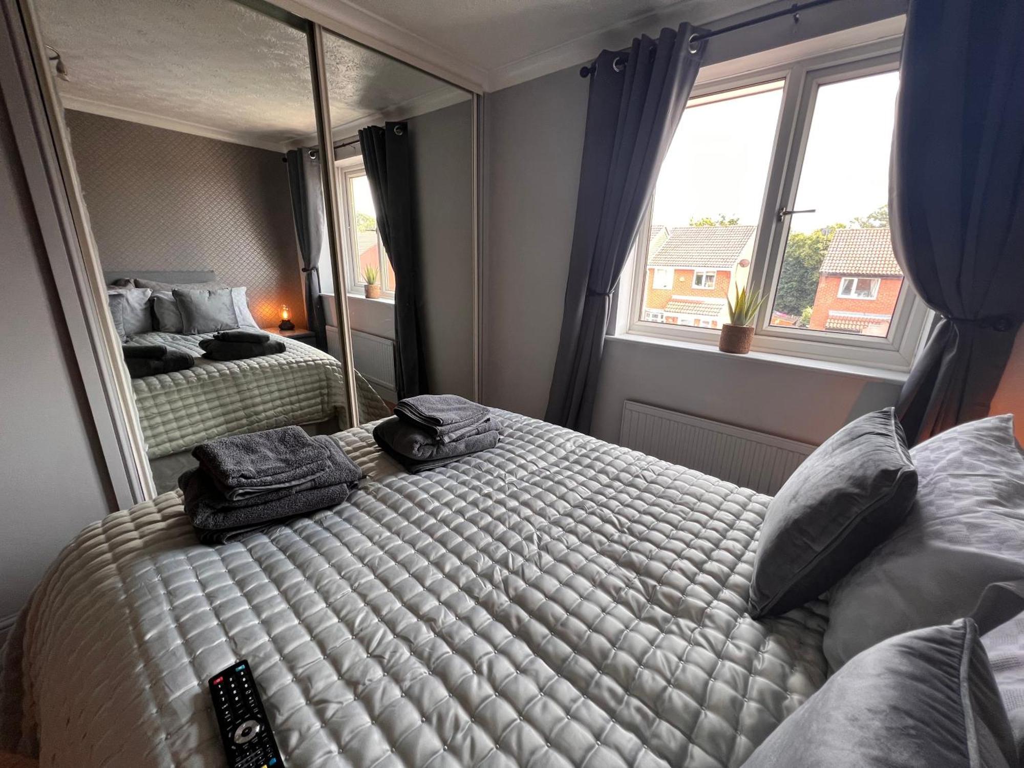 Contractors Or Family House - M1 Nottingham - Ikea Retail Park - Catkin Drive - 2 Bed Home With Driveway, Private Garden, Sleeps 4 - Tv'S In All Rooms Giltbrook Buitenkant foto