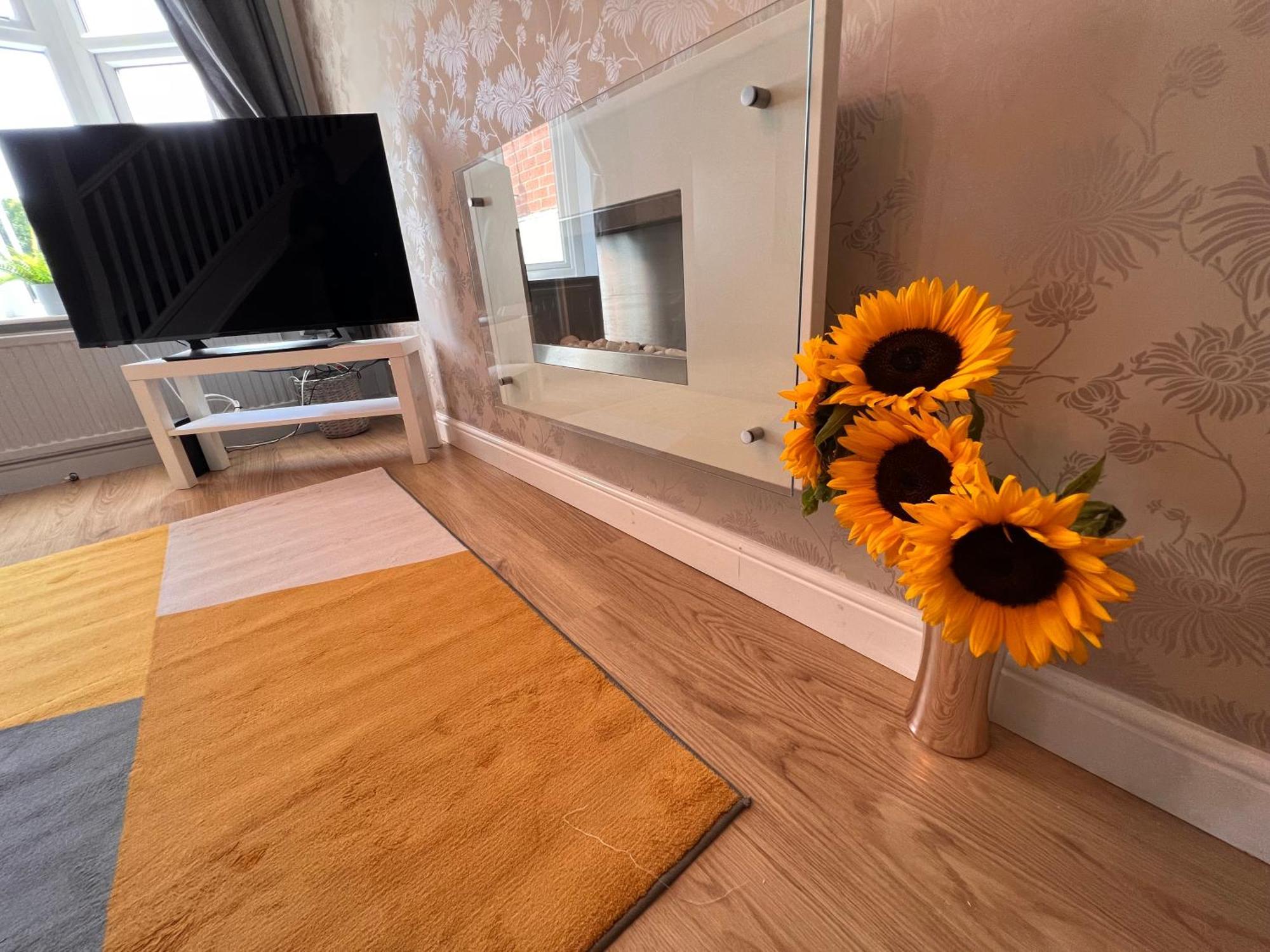 Contractors Or Family House - M1 Nottingham - Ikea Retail Park - Catkin Drive - 2 Bed Home With Driveway, Private Garden, Sleeps 4 - Tv'S In All Rooms Giltbrook Buitenkant foto