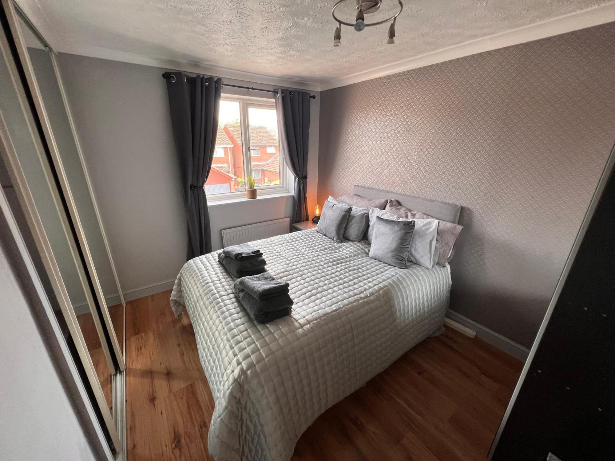Contractors Or Family House - M1 Nottingham - Ikea Retail Park - Catkin Drive - 2 Bed Home With Driveway, Private Garden, Sleeps 4 - Tv'S In All Rooms Giltbrook Buitenkant foto