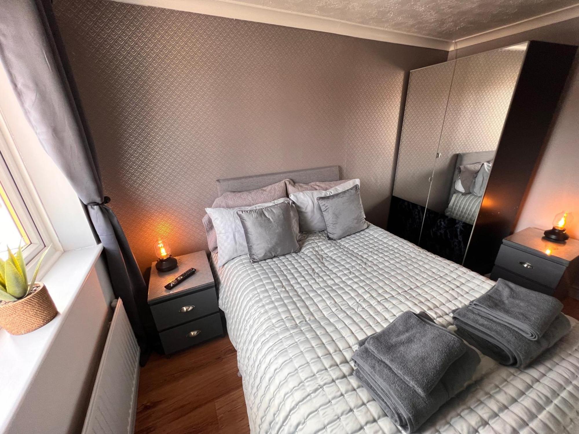 Contractors Or Family House - M1 Nottingham - Ikea Retail Park - Catkin Drive - 2 Bed Home With Driveway, Private Garden, Sleeps 4 - Tv'S In All Rooms Giltbrook Buitenkant foto