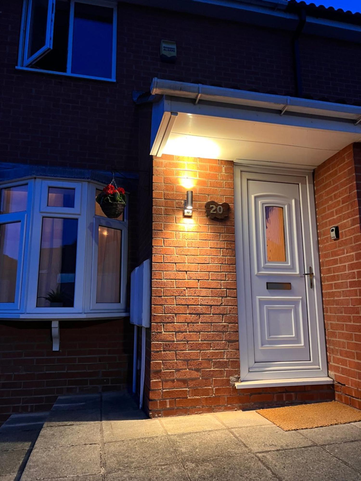 Contractors Or Family House - M1 Nottingham - Ikea Retail Park - Catkin Drive - 2 Bed Home With Driveway, Private Garden, Sleeps 4 - Tv'S In All Rooms Giltbrook Buitenkant foto